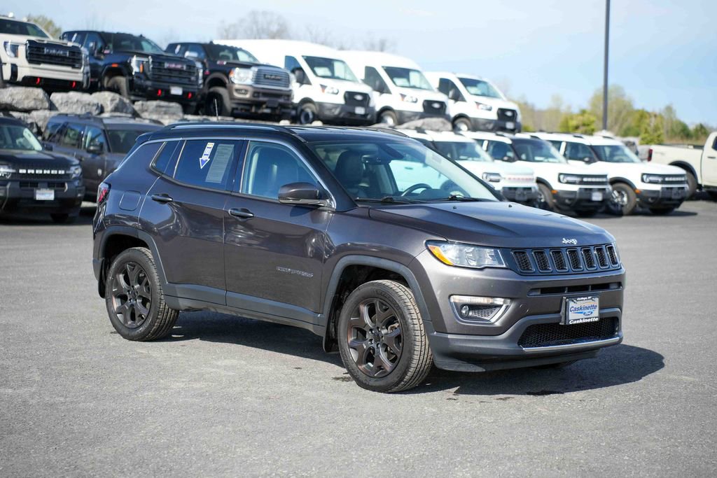 Used 2018 Jeep Compass Limited w/ Navigation Group AWD/4WD image 3