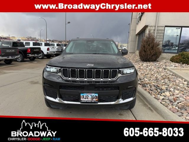 Used 2023 Jeep Grand Cherokee L Laredo AWD/4WD image 2