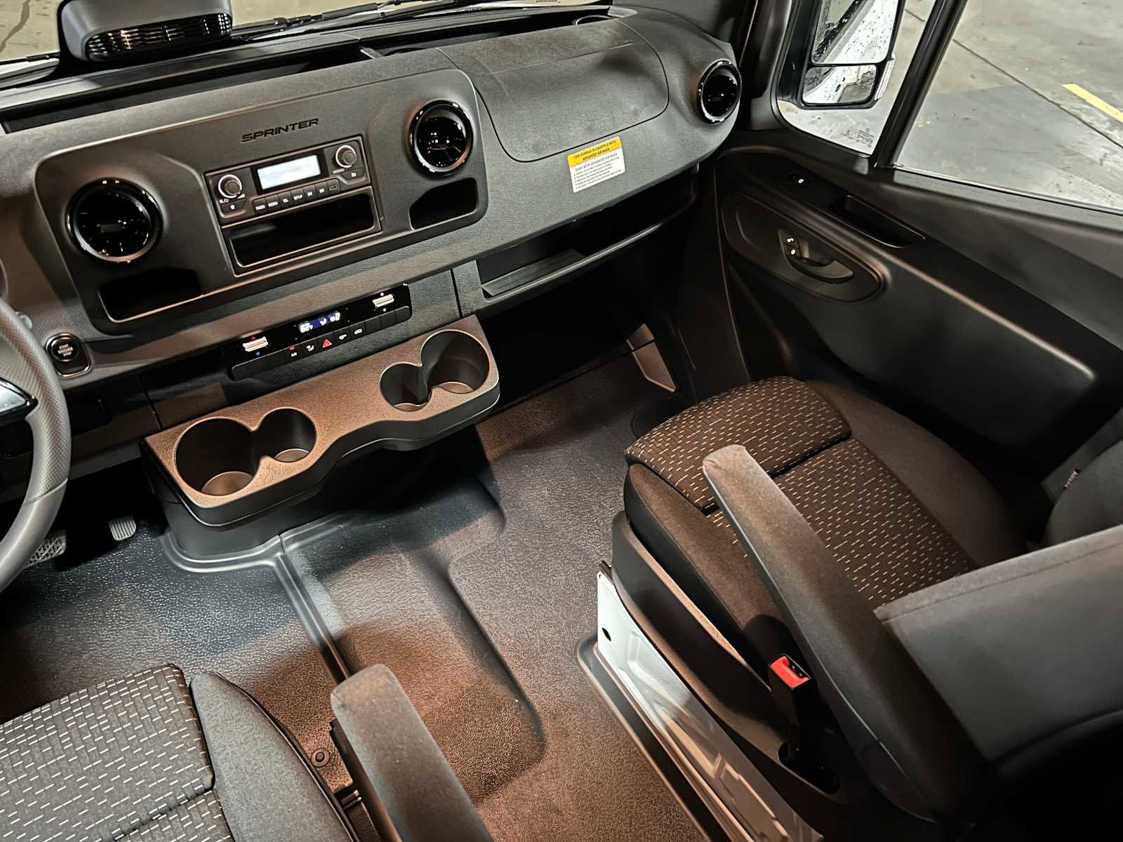 Used 2025 Mercedes-Benz Sprinter 2500 image 33