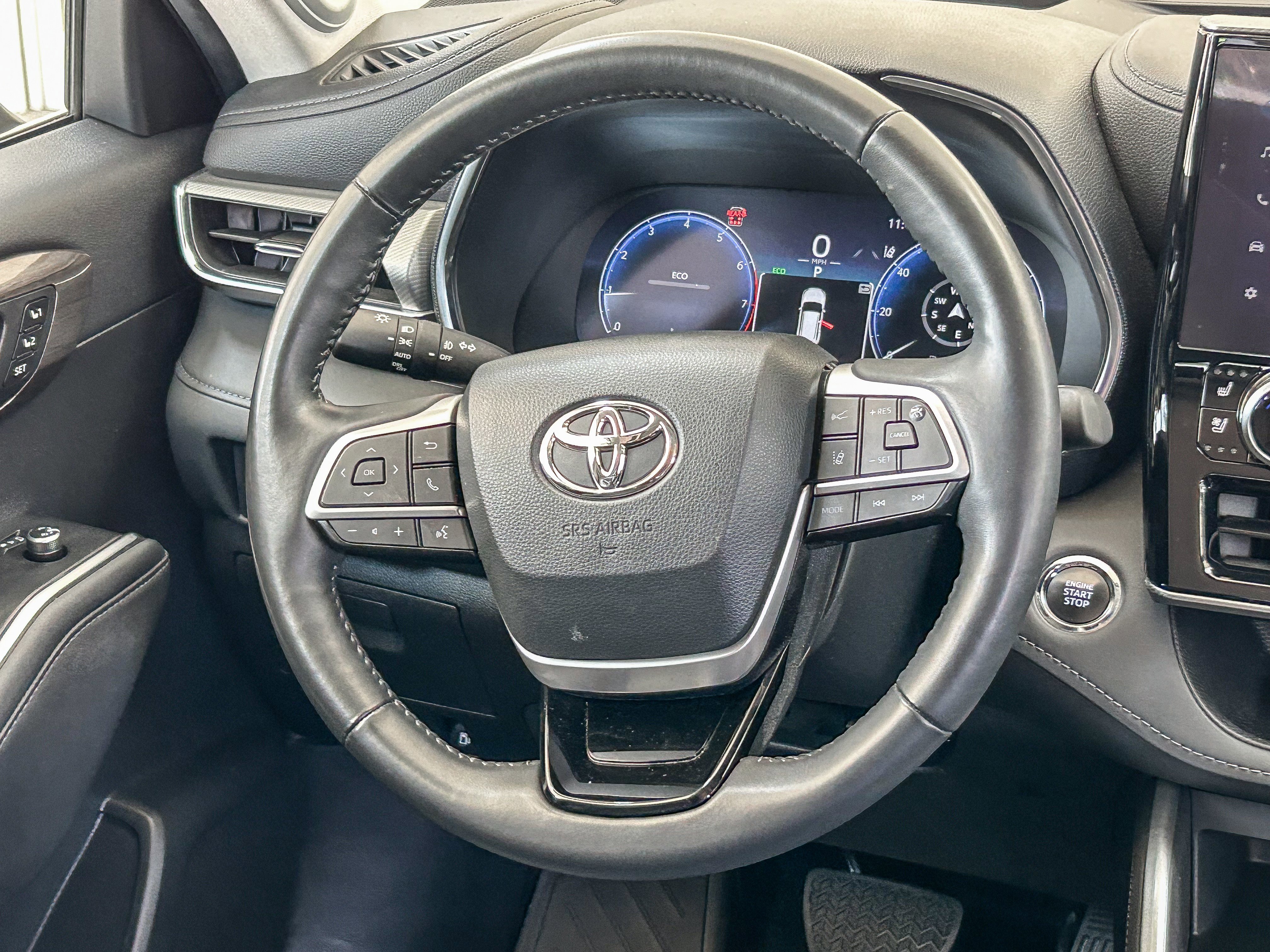 Used 2023 Toyota Highlander Platinum FWD image 15