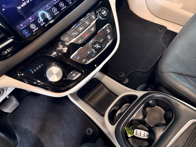 Used 2018 Chrysler Pacifica Touring-L Plus w/ Advanced Safetytec Group FWD image 28