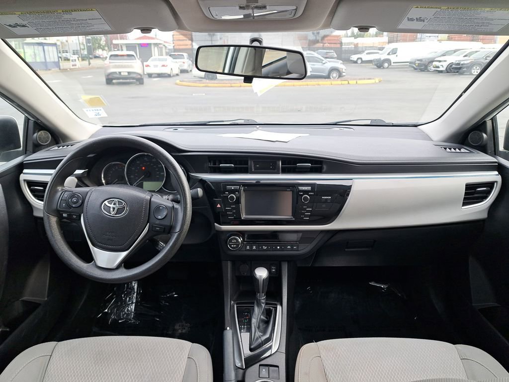 Used 2015 Toyota Corolla LE image 18