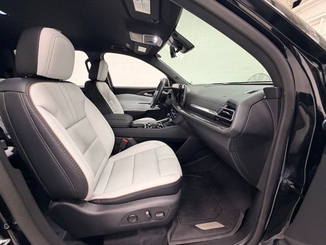 Certified 2025 Chevrolet Traverse High Country AWD/4WD image 31