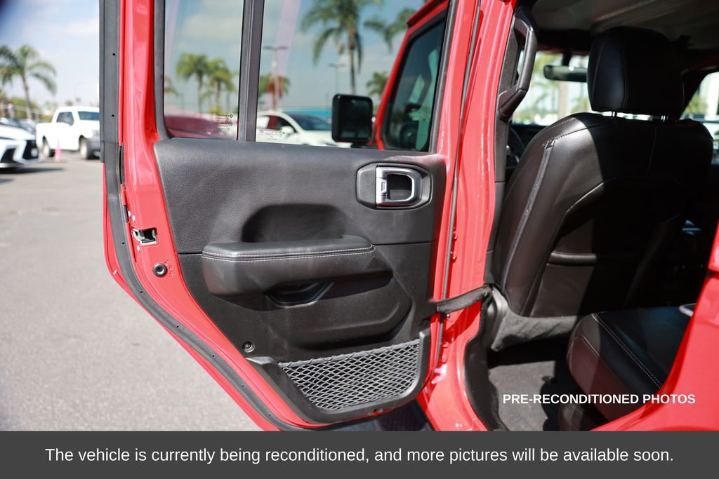 Used 2023 Jeep Wrangler Unlimited Sahara image 39