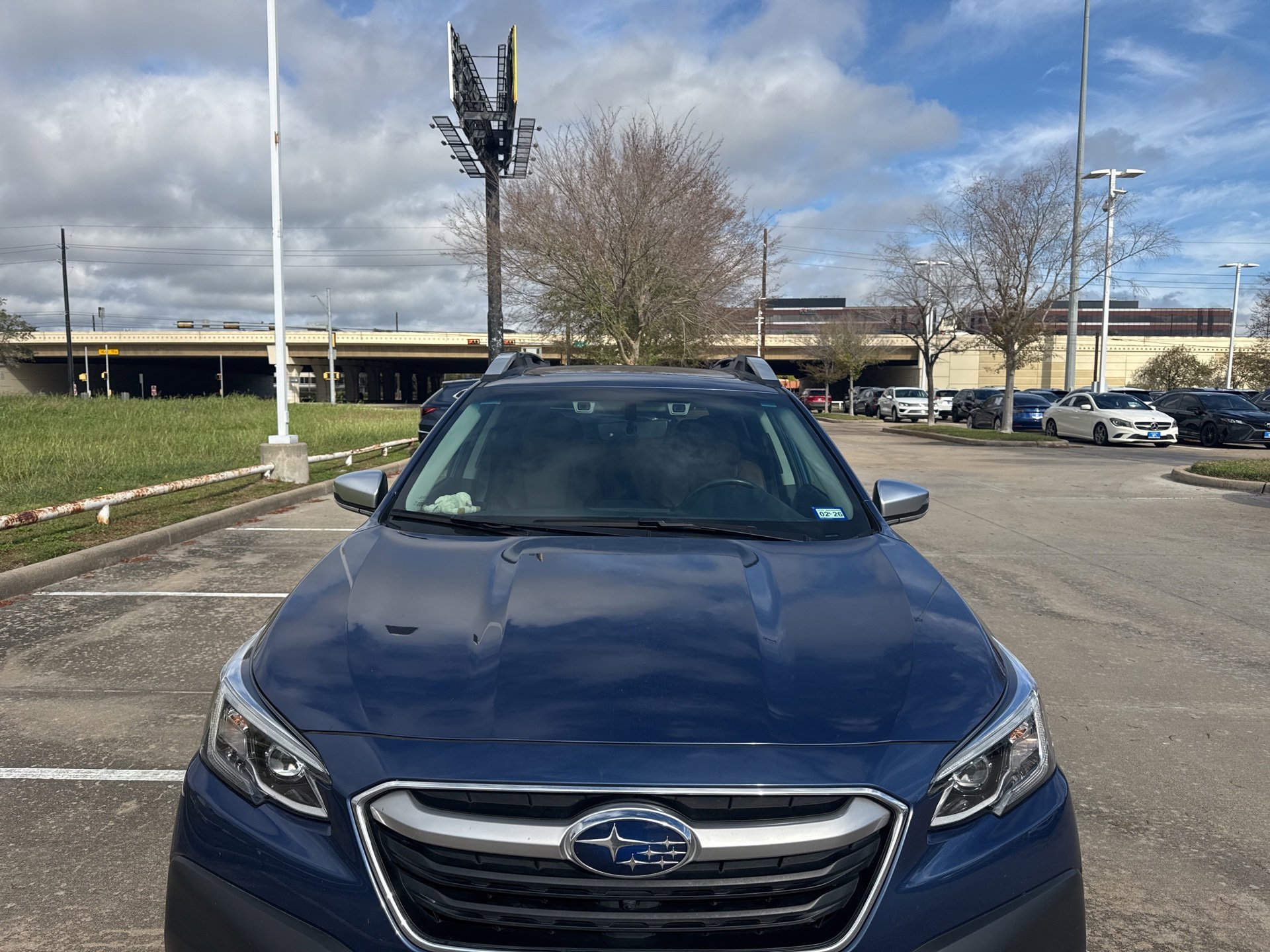 Used 2020 Subaru Outback Touring w/ Popular Package #2 image 2