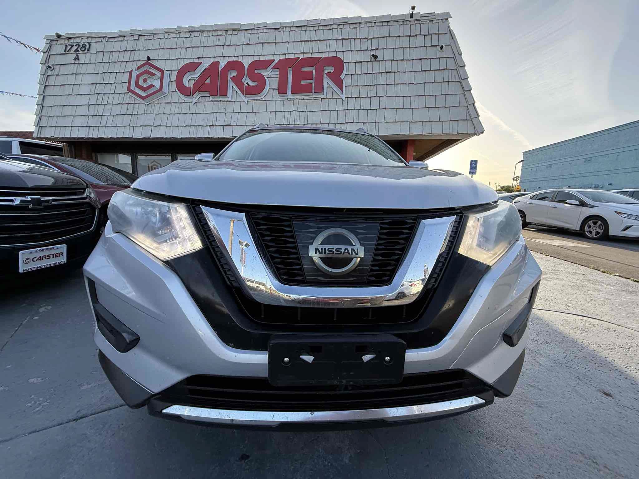 Used 2017 Nissan Rogue SV FWD image 35