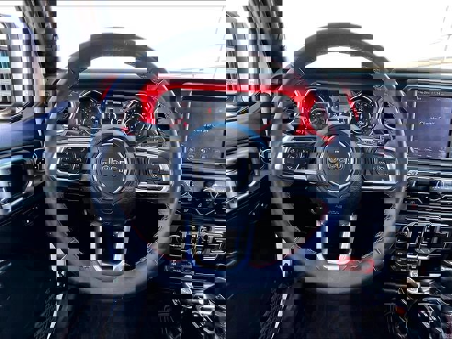 Used 2018 Jeep Wrangler Unlimited Rubicon w/ Dual Top Group AWD/4WD image 17