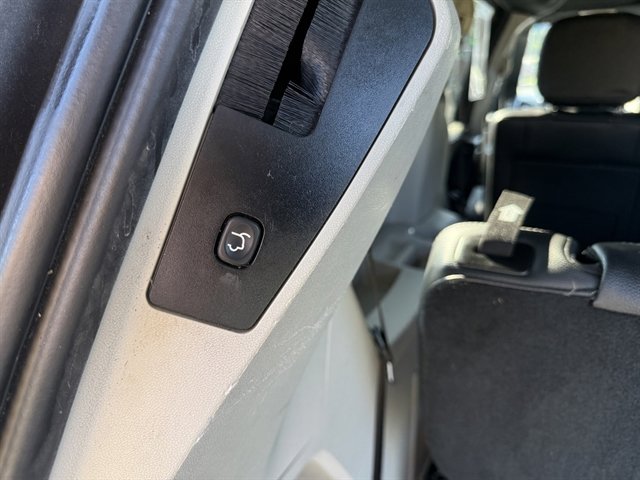 Used 2017 Dodge Grand Caravan SE image 41