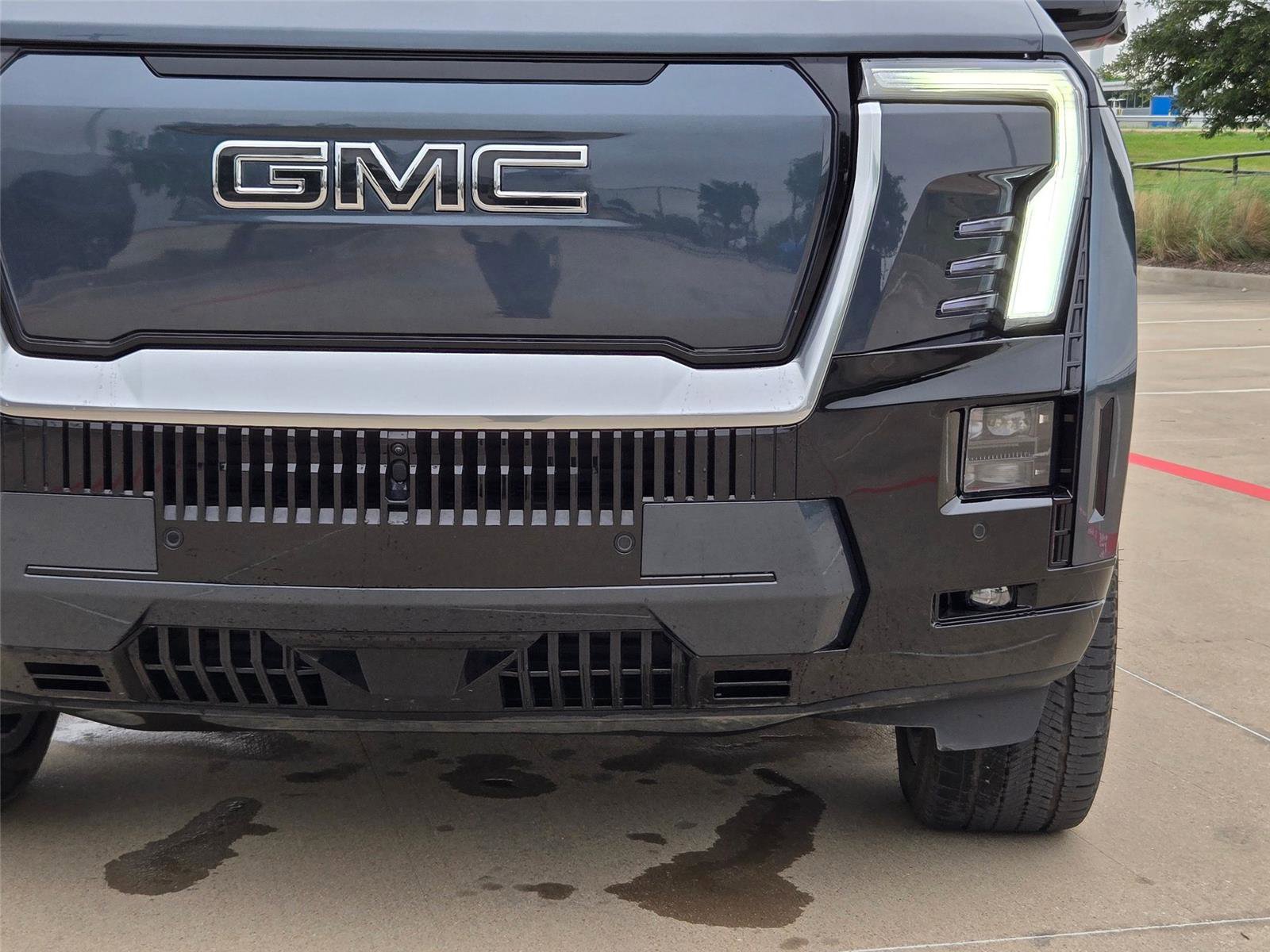 Used 2025 GMC Sierra EV Denali AWD/4WD image 6