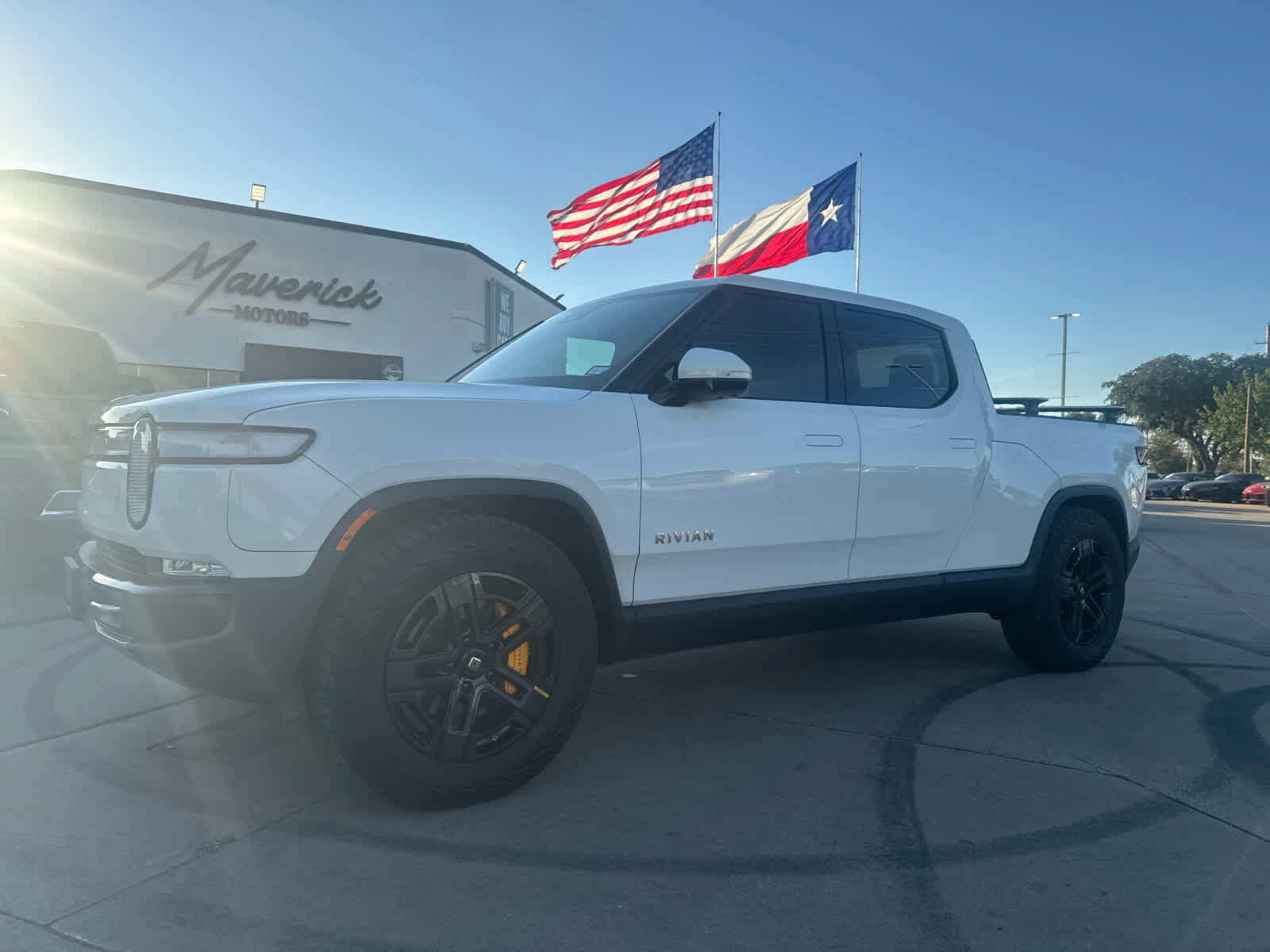 Used 2022 Rivian R1T Adventure AWD/4WD image 1