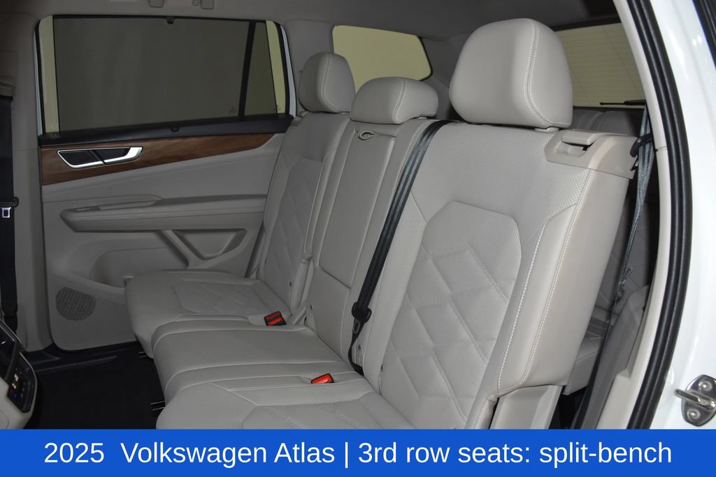 Used 2025 Volkswagen Atlas SE FWD image 30