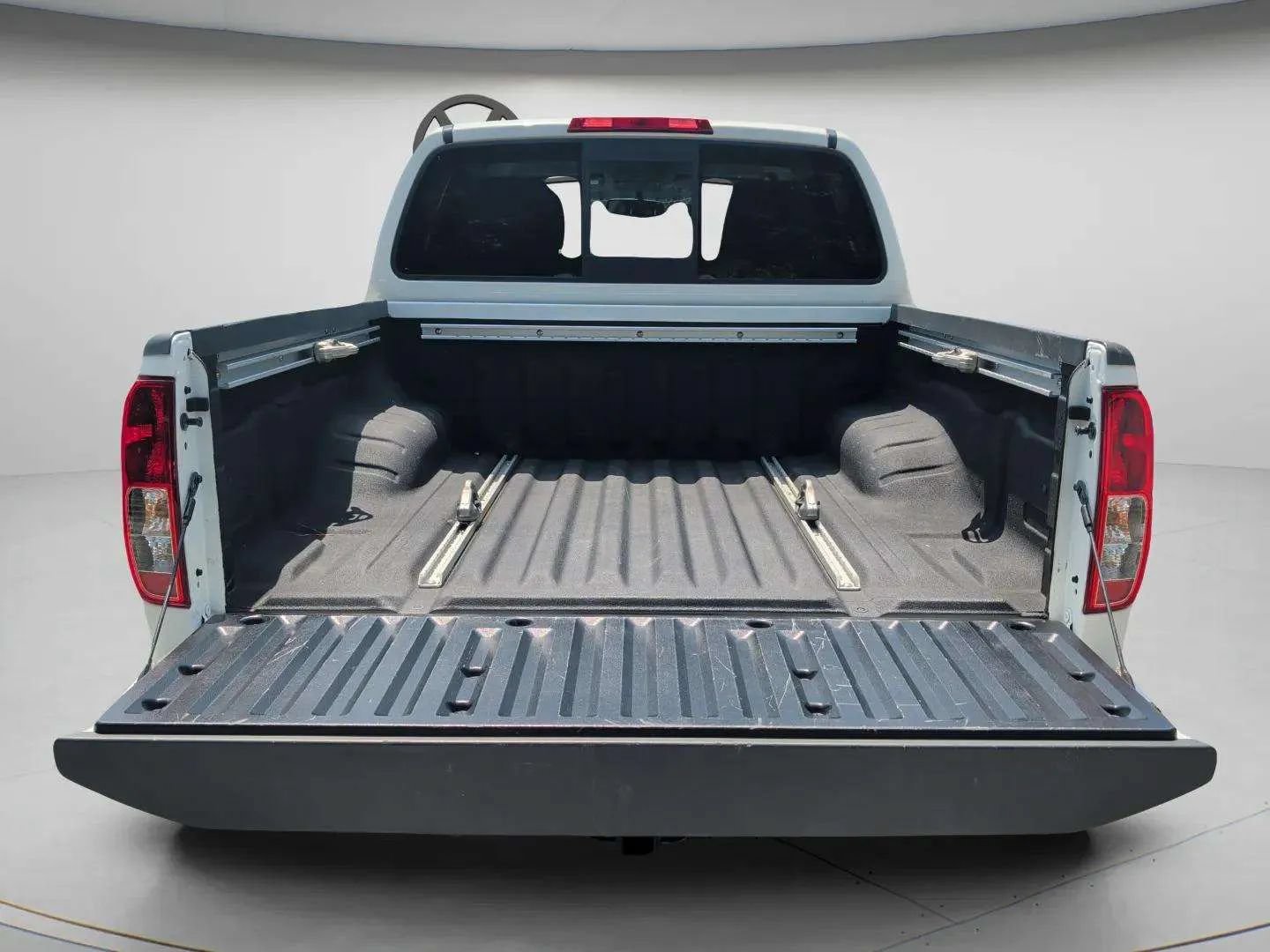 Used 2020 Nissan Frontier SV AWD/4WD image 38