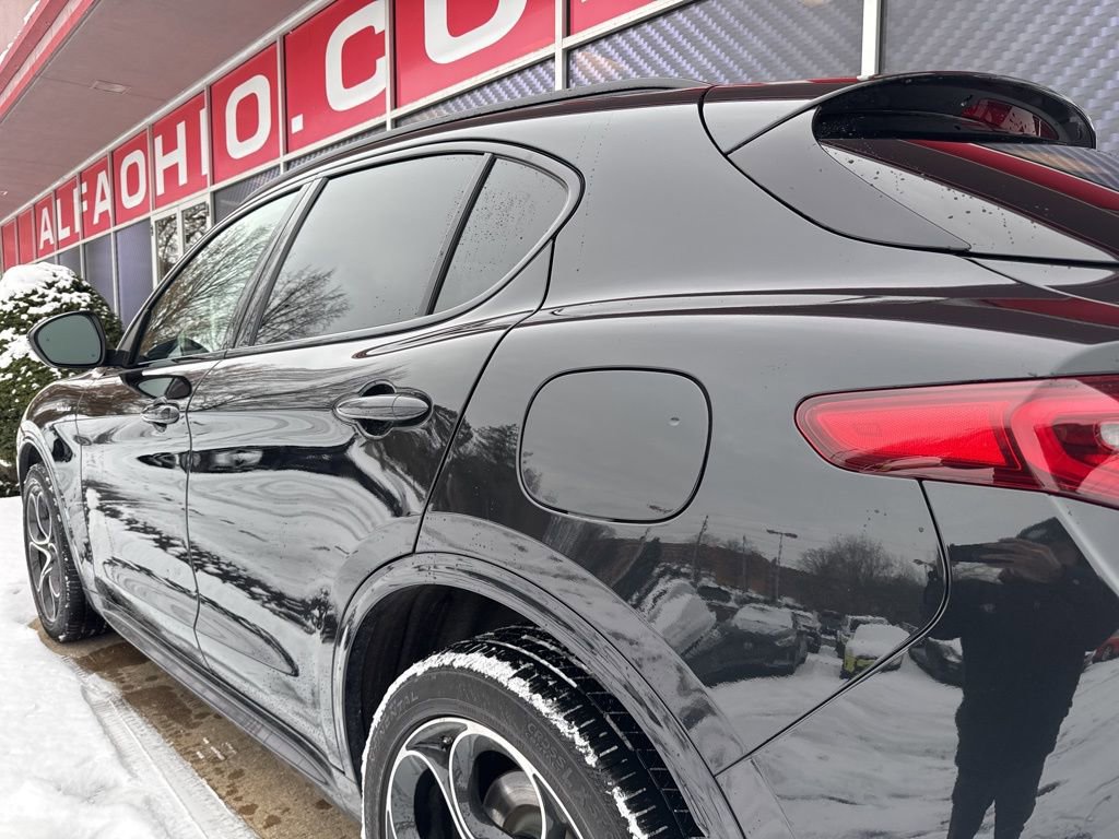 Used 2023 Alfa Romeo Stelvio Veloce image 12