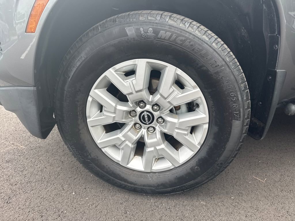 Used 2022 Nissan Frontier SV w/ Technology Package RWD image 25