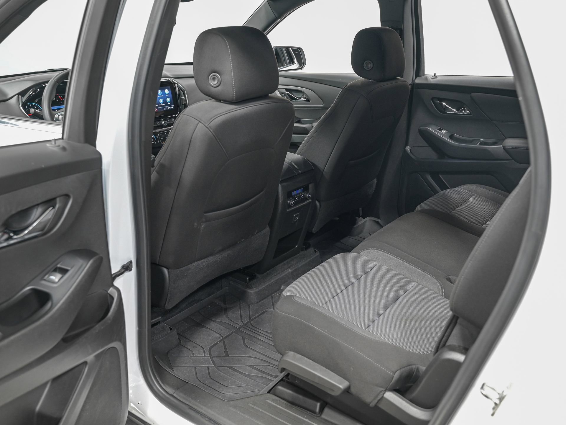 Used 2023 Chevrolet Traverse LT w/ LPO, Floor Liner Package image 26