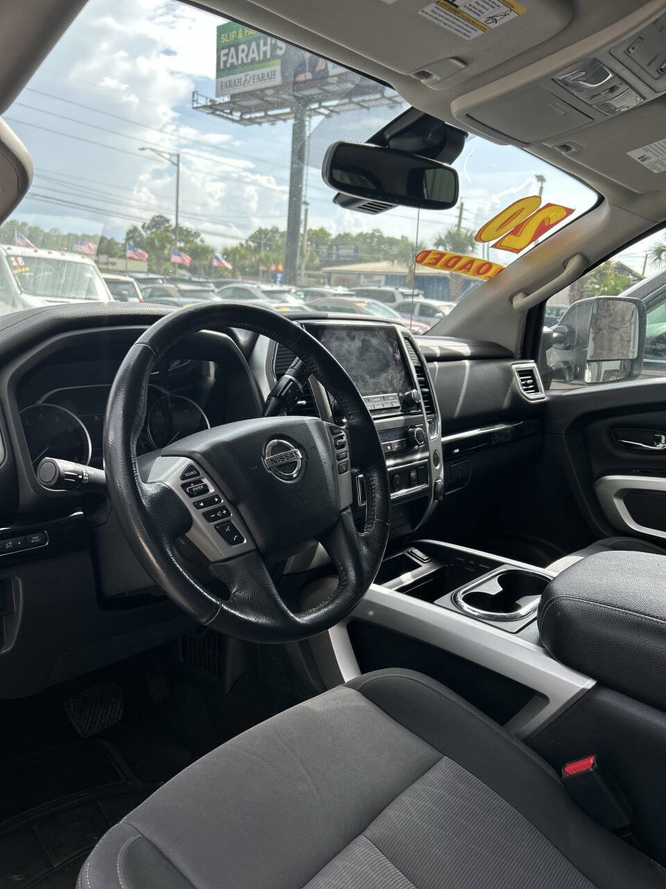 Used 2020 Nissan Titan SV w/ SV Convenience Package image 11