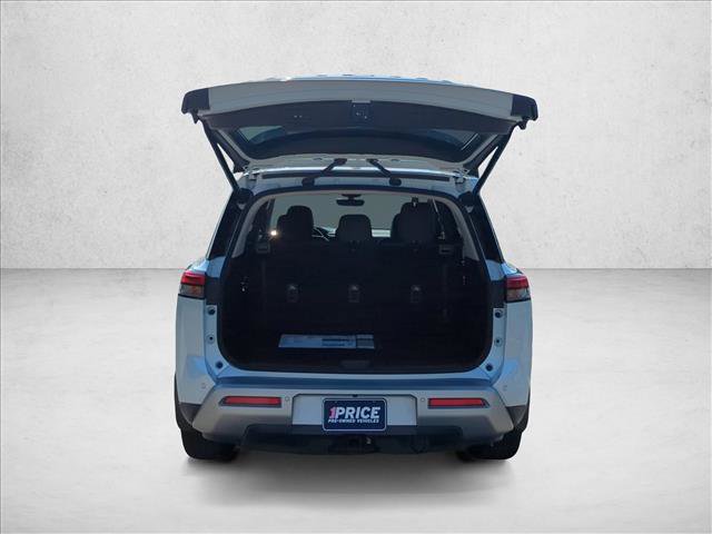 Used 2025 Nissan Pathfinder SL w/ SL Premium Package FWD image 9