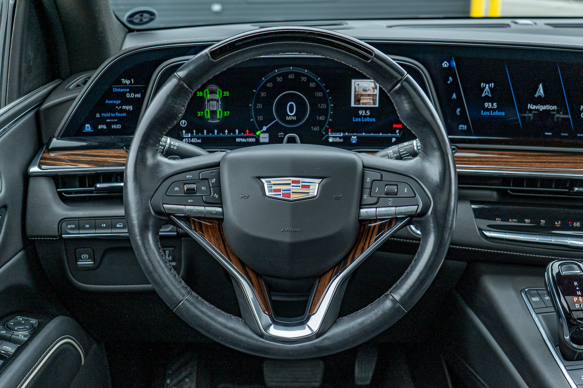 Used 2022 Cadillac Escalade ESV Premium Luxury AWD/4WD image 19