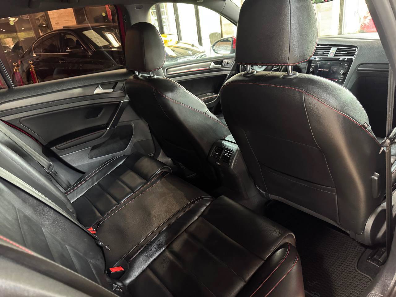 Used 2018 Volkswagen GTI Autobahn FWD image 12