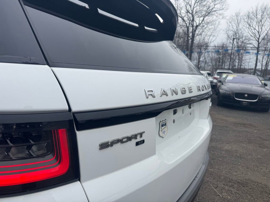 Used 2020 Land Rover Range Rover Sport SE image 17