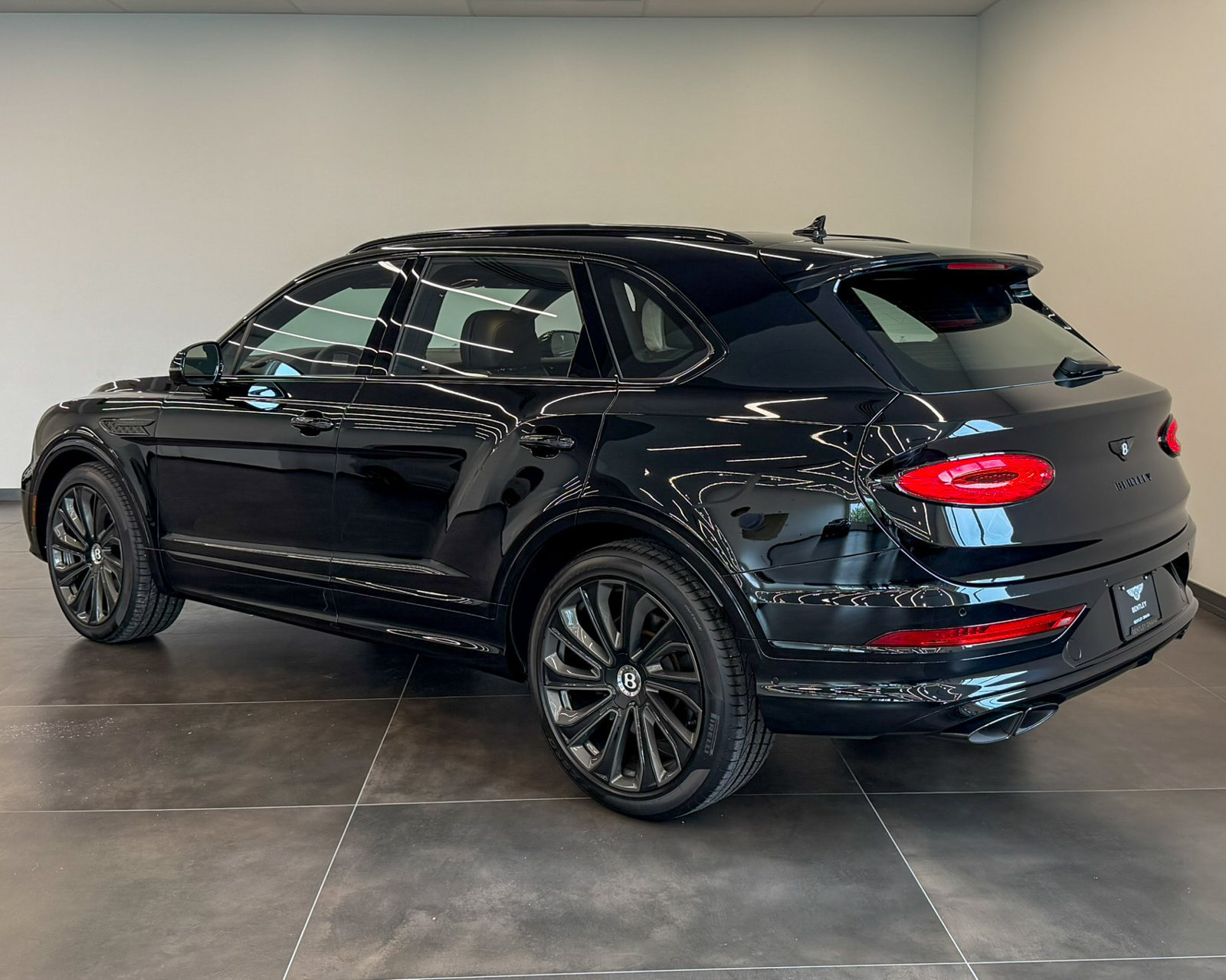 New 2027 Bentley Bentayga AWD/4WD image 3