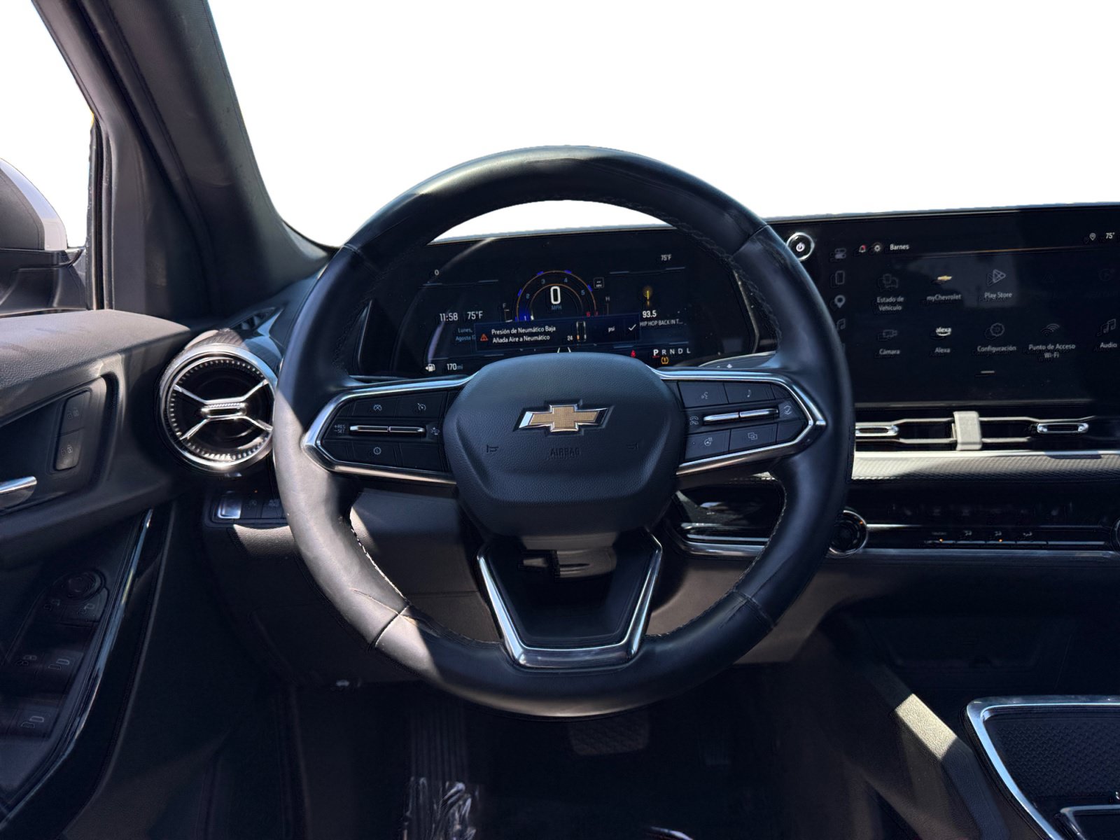 Used 2025 Chevrolet Equinox LT FWD image 12