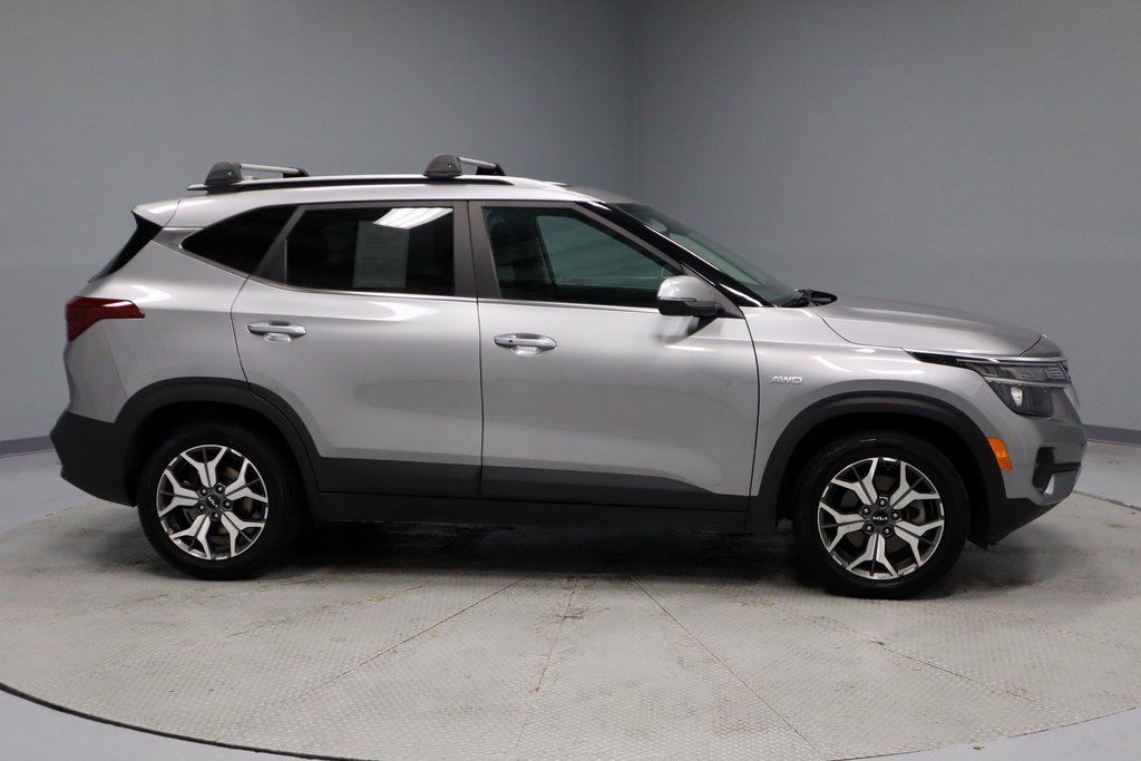 Used 2022 Kia Seltos EX image 13