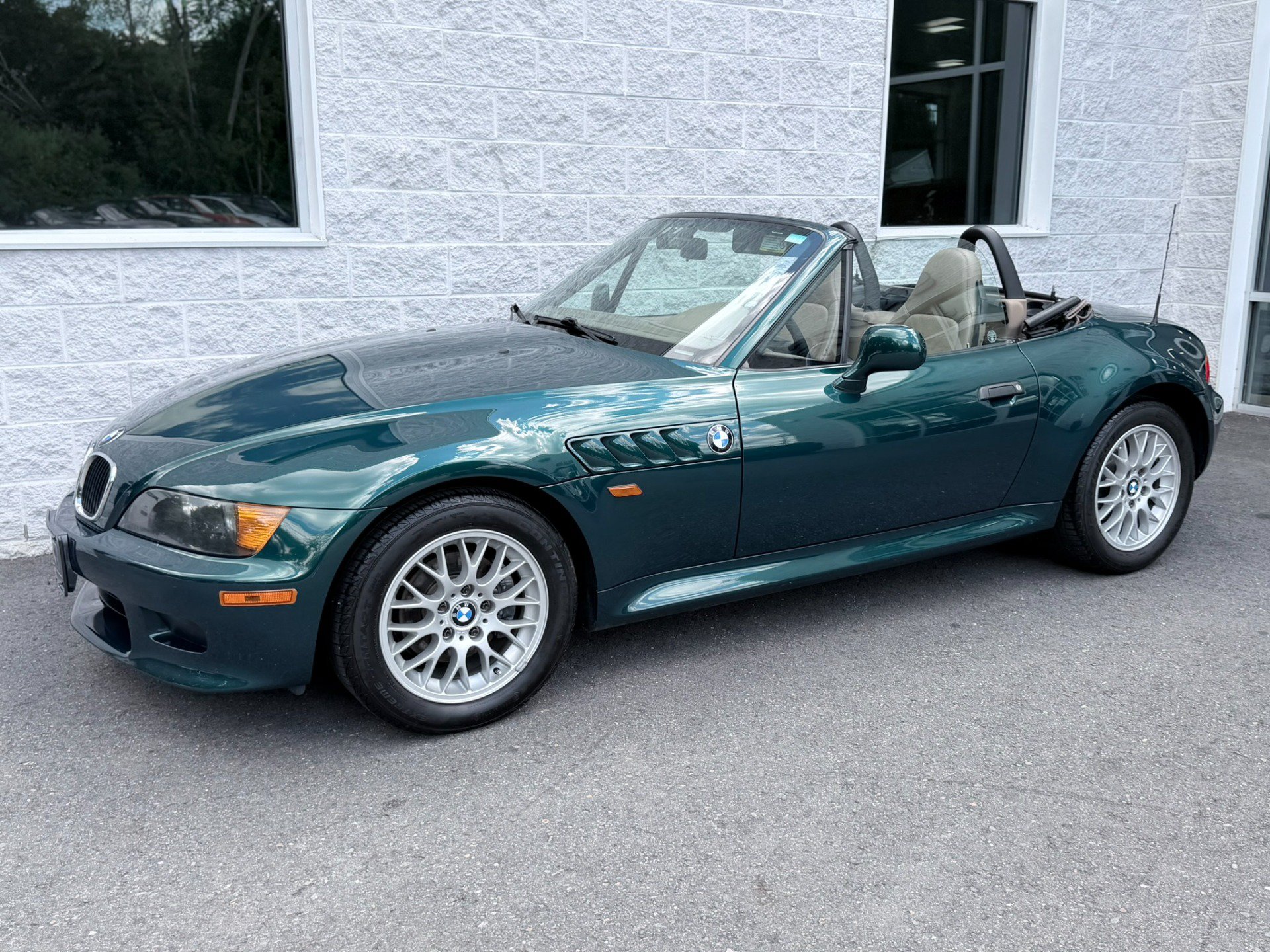 Used 1999 BMW Z3 2.5i RWD image 18