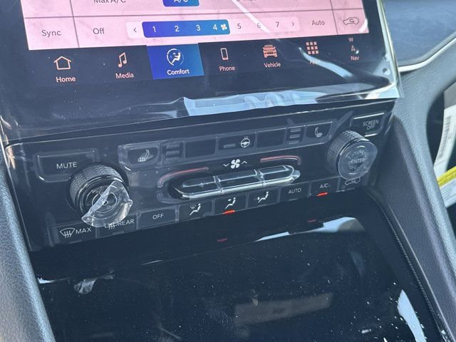 New 2025 Jeep Grand Cherokee Limited w/ Black Appearance Package image 26