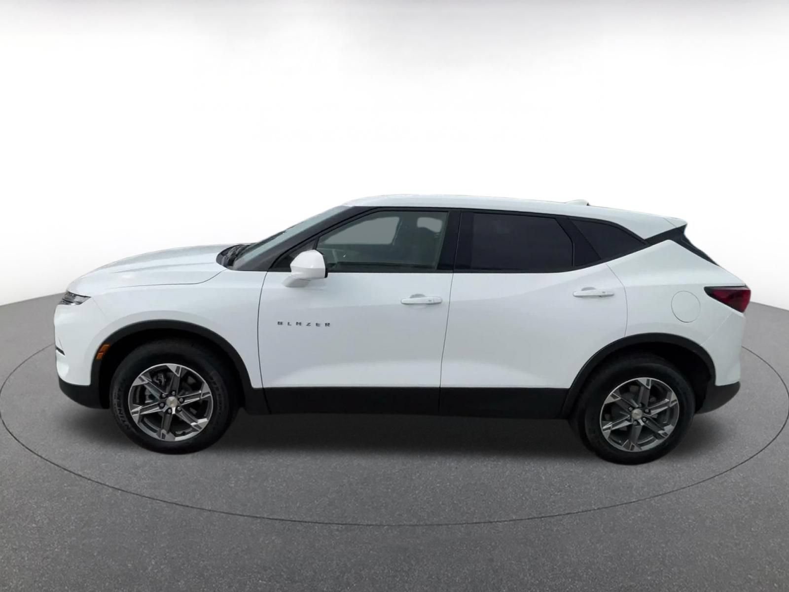Used 2026 Chevrolet Blazer LT FWD image 7