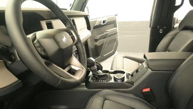 New 2026 Ford Bronco Outer Banks w/ Sasquatch Package AWD/4WD image 19