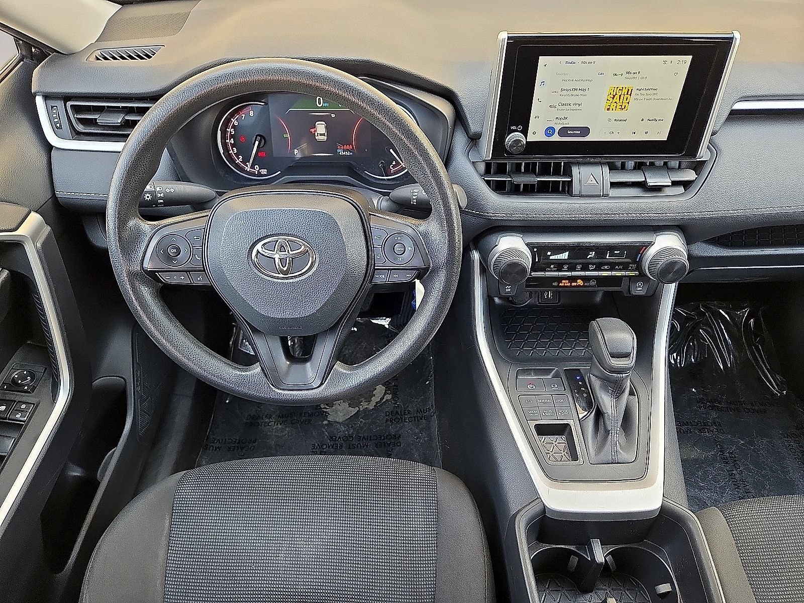 Used 2025 Toyota RAV4 LE AWD/4WD image 17