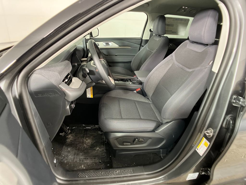 New 2026 Ford Explorer Active RWD image 29