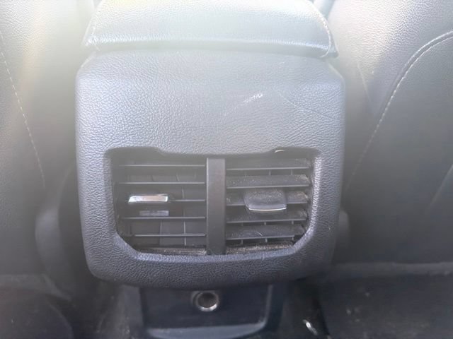 Used 2018 Ford Fusion SE w/ Fusion SE Technology Package FWD image 13