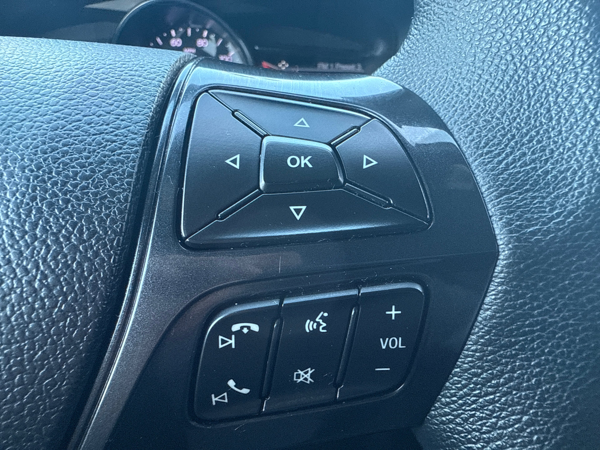 Used 2018 Ford Explorer XLT w/ Equipment Group 202A image 29