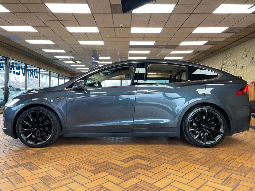 Used 2016 Tesla Model X 90D image 6