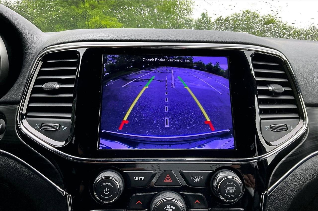 Used 2019 Jeep Grand Cherokee Limited AWD/4WD image 14