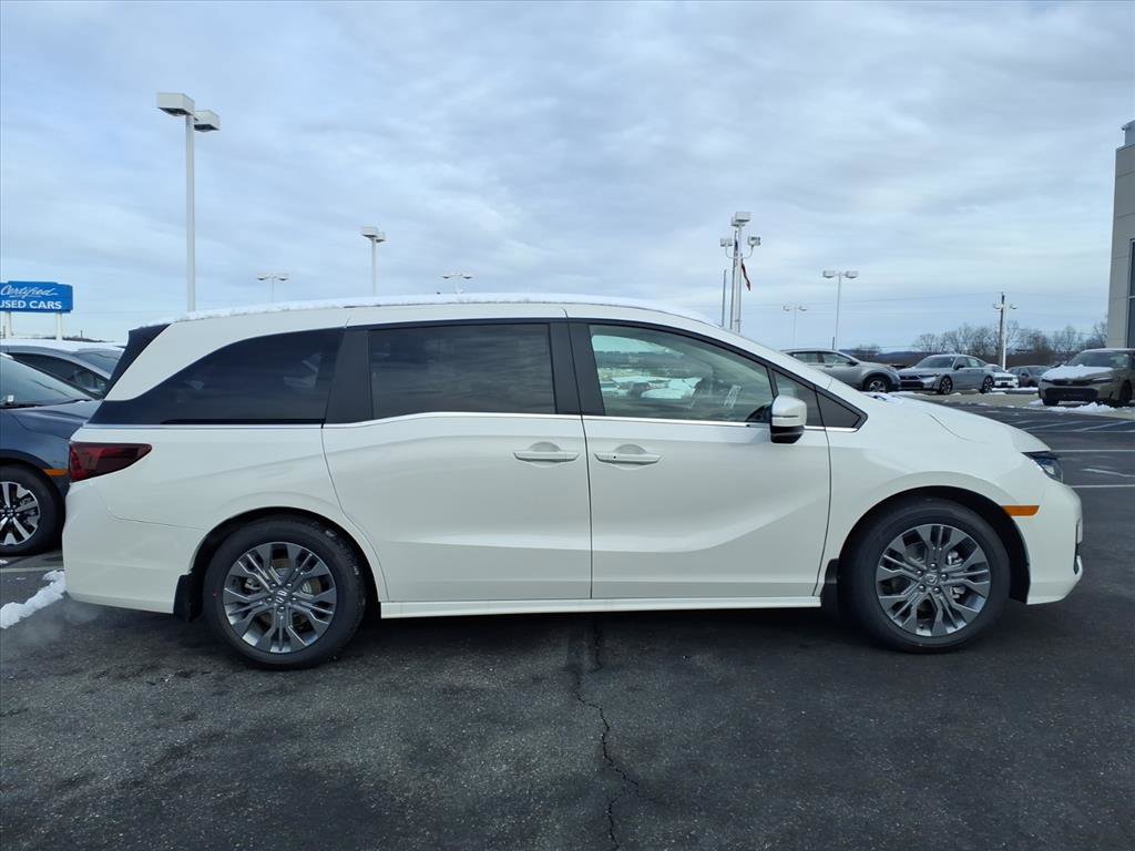 New 2026 Honda Odyssey Touring image 2