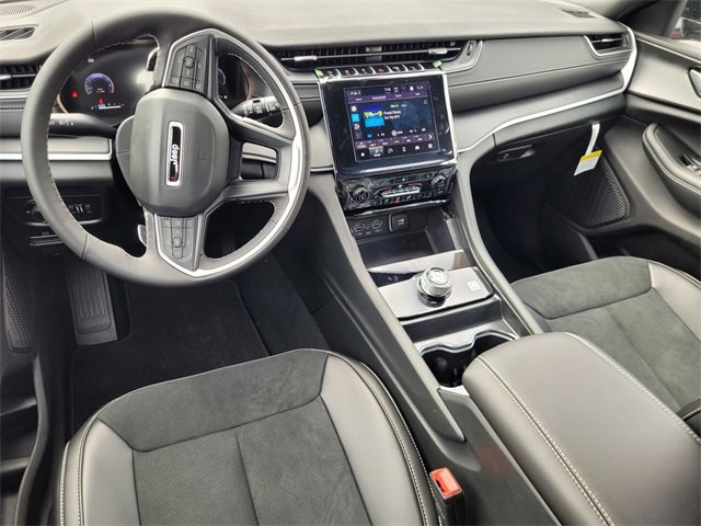 New 2025 Jeep Grand Cherokee L Altitude image 9