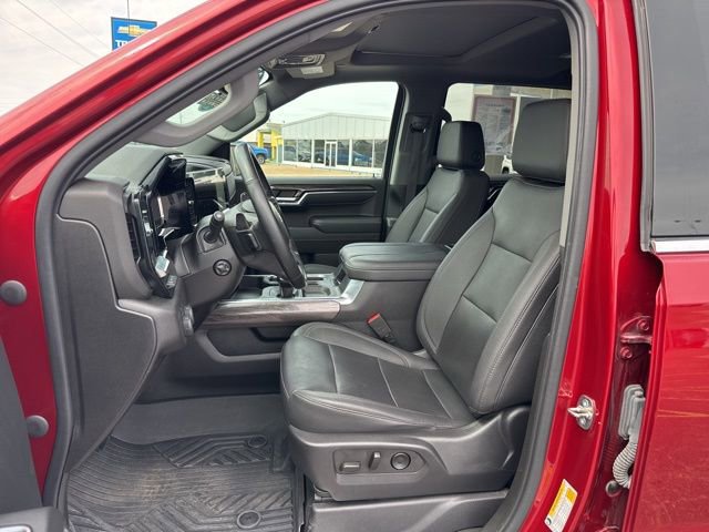 Used 2023 Chevrolet Silverado 1500 LTZ w/ LTZ Premium Package AWD/4WD image 11