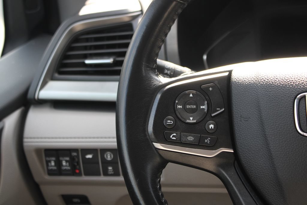 Used 2023 Honda Odyssey EX-L image 19