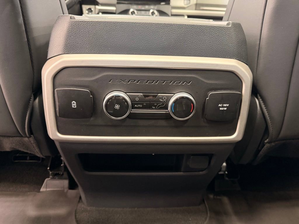Used 2023 Ford Expedition XLT image 21