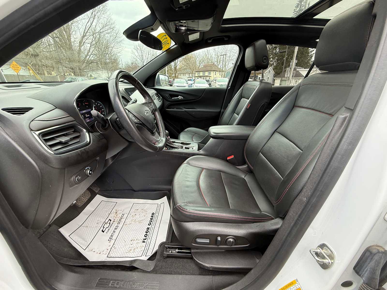 Used 2022 Chevrolet Equinox RS w/ RS Leather Package image 17