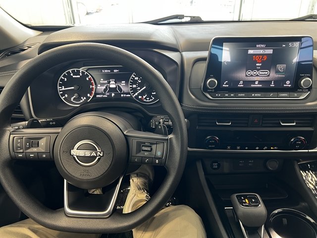 Used 2024 Nissan Rogue SV image 29