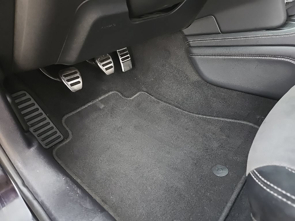 Used 2019 Ford Mustang Shelby GT350 w/ Technology Package RWD image 37