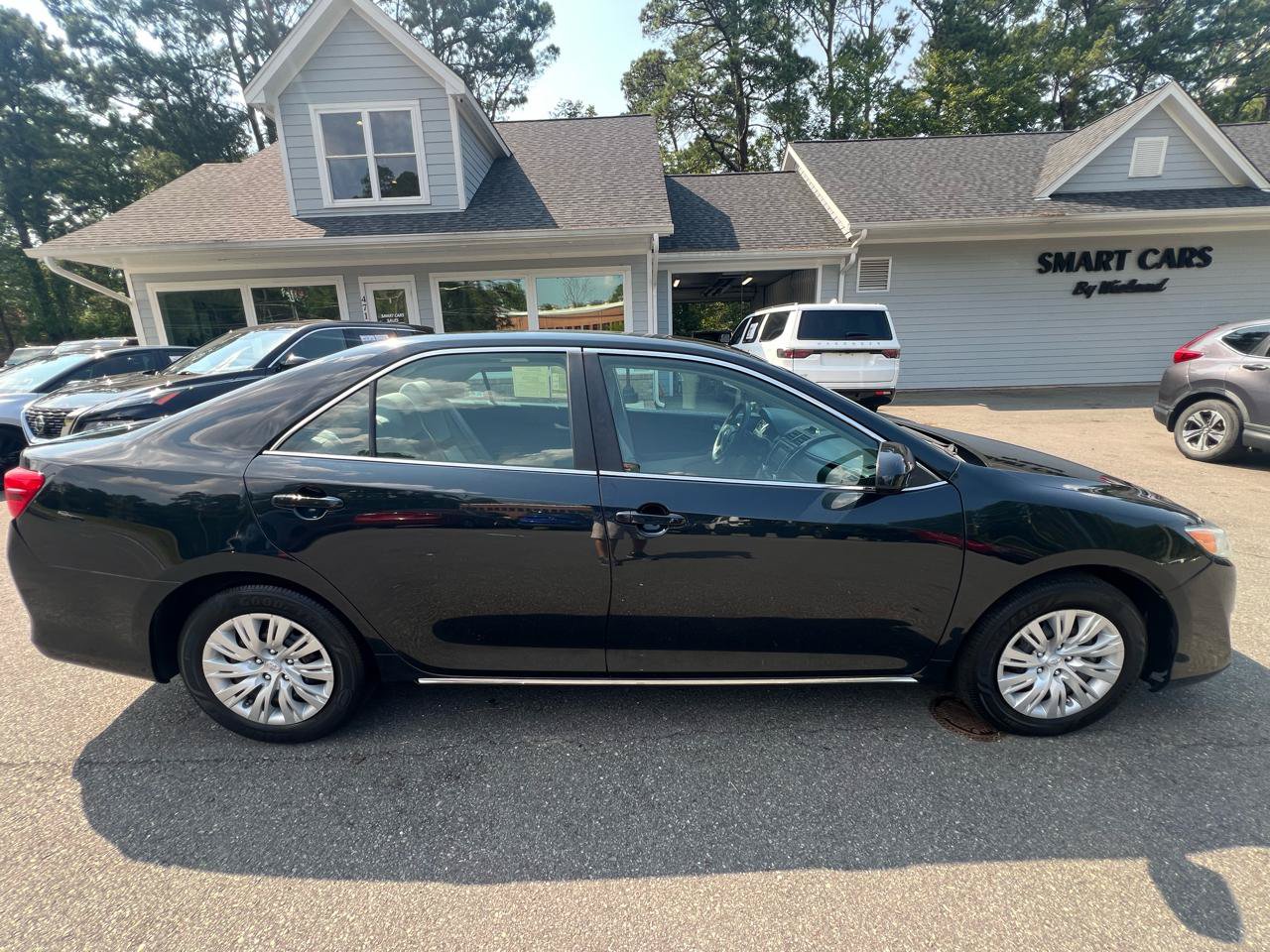 Used 2012 Toyota Camry LE FWD image 6