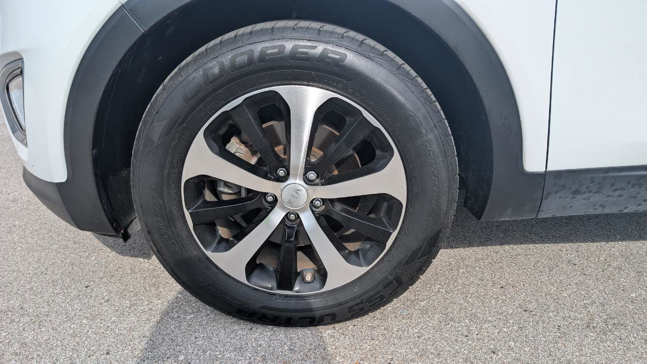 Used 2018 Kia Sorento EX image 16