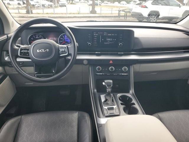 Used 2024 Kia Carnival LX image 14