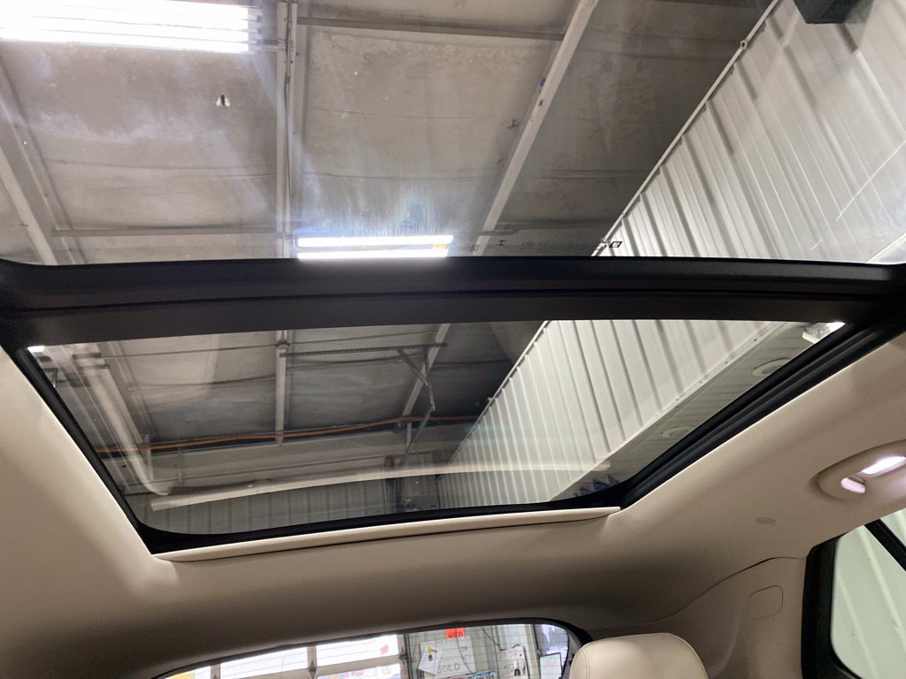 Used 2023 Buick Envision Avenir AWD/4WD image 26
