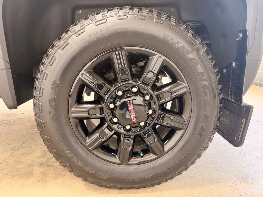 Used 2024 GMC Sierra 3500 AT4 w/ AT4 Premium Plus Package image 13